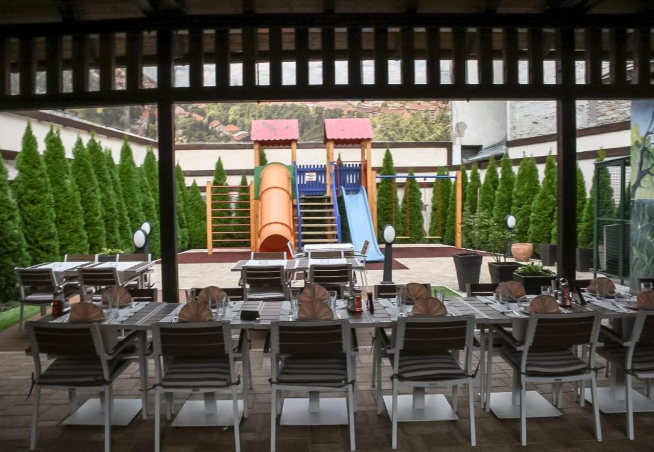 Stari Slon Hotel Sombor Exterior foto