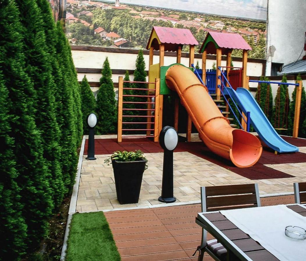 Stari Slon Hotel Sombor Exterior foto